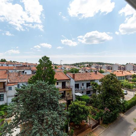 Amoroso Apartment 200M From Sea Porec Exterior photo