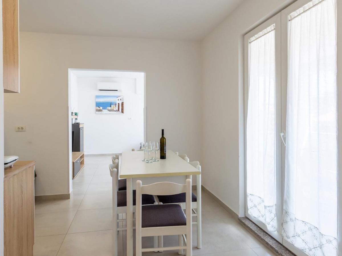 Amoroso Apartment 200M From Sea Porec Exterior photo